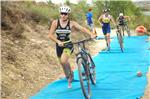 Candela Candial y Lucas Aurell vencen en el XIV Triatlón Cros Villa de Sádaba