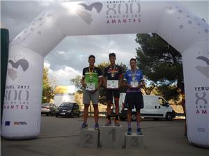 Javier Magallón y Marta Pintanel campeones de Aragón de Acuatlón 2017