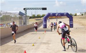 Iván Romero y Leticia Soria se imponen en el XIV Duatlón Cros Ciudad de Alcañiz.