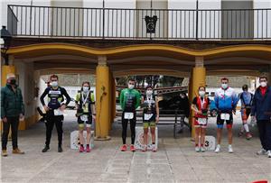 Roberto Ruiz y Clara Playán revalidan el campeonato de Aragón de duatlón corto 2021 