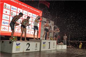 Triatletas aragoneses brillan en Águilas con podios en los Campeonatos de España de Triatlón Sprint