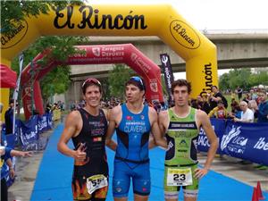 Marta Borbón y David Huertas campeones de Aragón de Triatlón Sprint 2019