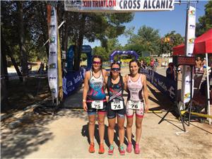 Ester Ruiz y Aitor Abadías se vuelven a coronar en el Triatlón de La Estanca de Alcañiz