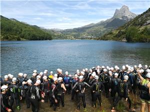 Lorenzo Buil y Ana Capella vencen en el III Triatlón Valle de Tena
