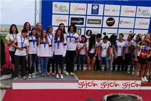 Gran actuación de Triatlón Europa femenino y Stadium Casablanca masculino en Gijón