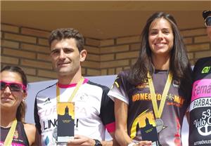 Miguel A. Núñez y Ana Llanos liberan provisionalmente la XX Copa Aragonesa de Duatlón Cros