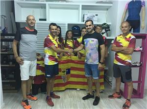 Presentación de las nuevas equipaciones Sköll de la selección aragonesa de triatlón