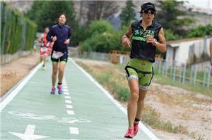 Víctor Del Corral y Ana Revilla dominan el TBG bajo la lluvia