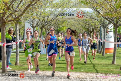Lucía Morelli y Jorge Tolosa repiten triunfo en el II Acuatlón Universidad San Jorge