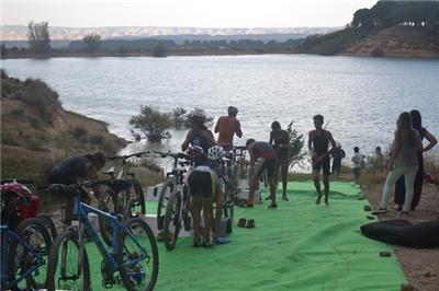 TriatlónCamp en la localidad La Cartuja este verano