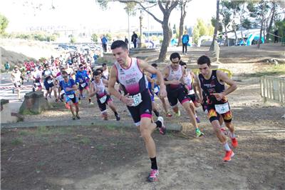 Eduardo Suarez y Leticia Soria inauguran el palmarés del I Duatlón Cros de Huesca