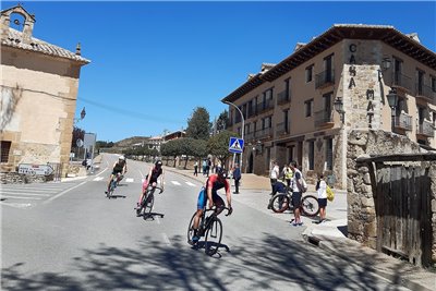 El campeón de España Celestino Fernández y Chloé Nicolás estrenan el palmarés del I Duatlón Rubielos de Mora