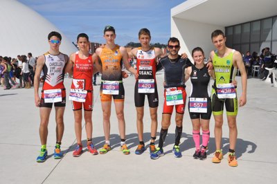El triatlón aragonés muy afectado por la noticia del fallecimiento de Arturo Grávalos