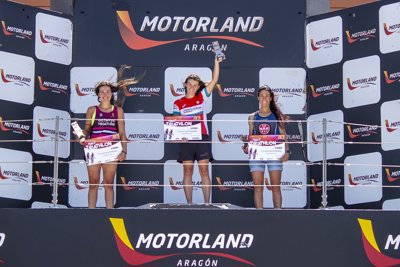 Israel Ferrer e Ivet Farriols inauguran el palmarés del Motorland Half Triathlon