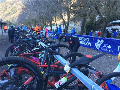 El Valle de Ansó acoge el Campeonato de España de Triatlón de Invierno 2022