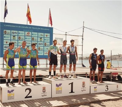 Triatletas aragoneses brillan en Águilas con podios en los Campeonatos de España de Triatlón Sprint