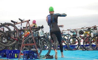 Candela Candial y Lucas Aurell vencen en el XIV Triatlón Cros Villa de Sádaba