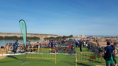 Brillante retorno de las competiciones de triatlón en Aragón