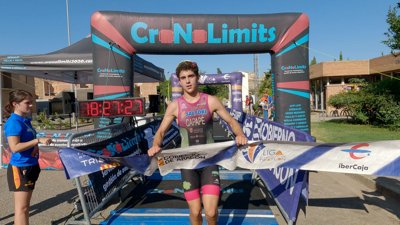 Susana Luaces y Pablo Capapé campeones de Aragón de Triatlón Supersprint 2023