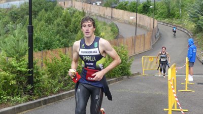Marta Borbón y Fernando Zorrilla se adjudican el VI Triatlón de Sallent de Gállego