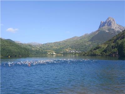 Marta Borbón y Fernando Zorrilla campeones de Aragón de triatlón sprint 2022