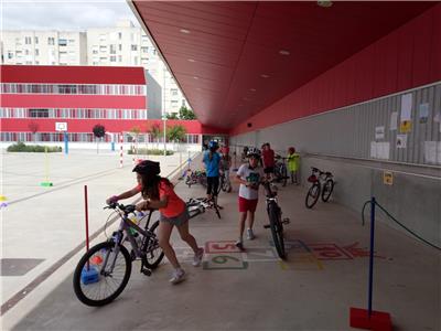 Varios colegios acogen con éxito el programa Triatlón Divertido