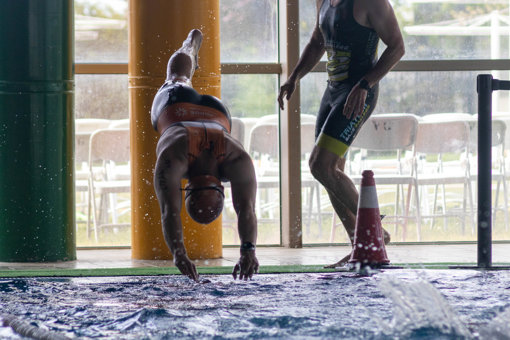 Pablo Capapé y Nicole Louise Martin se imponen en el V Acuatón de la Universidad San Jorge