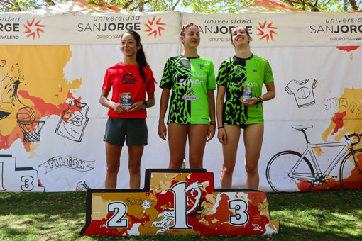 Claudia Marco y Pablo Capapé vencen en el VI Acuatlón de a Universidad San Jorge