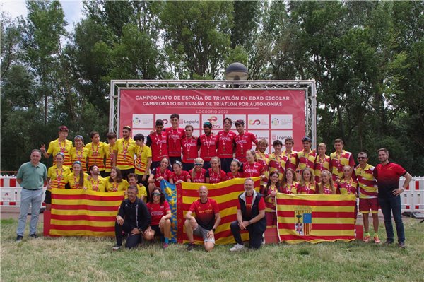 Histórica medalla de bronce de Aragón en el Campeonato de España de Triatlón por Autonomías