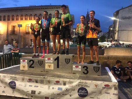 Maddi Marquet y Ander Noaín ganan el triatlón clasificatorio de Tarazona