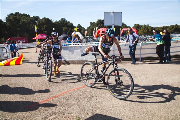 Zona Sport C.C. Monzón y Octavus Triatlon se coronan en los Pinares