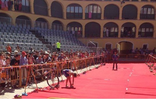 Tarazona pone en juego el título autonómico de Triatlón Cros